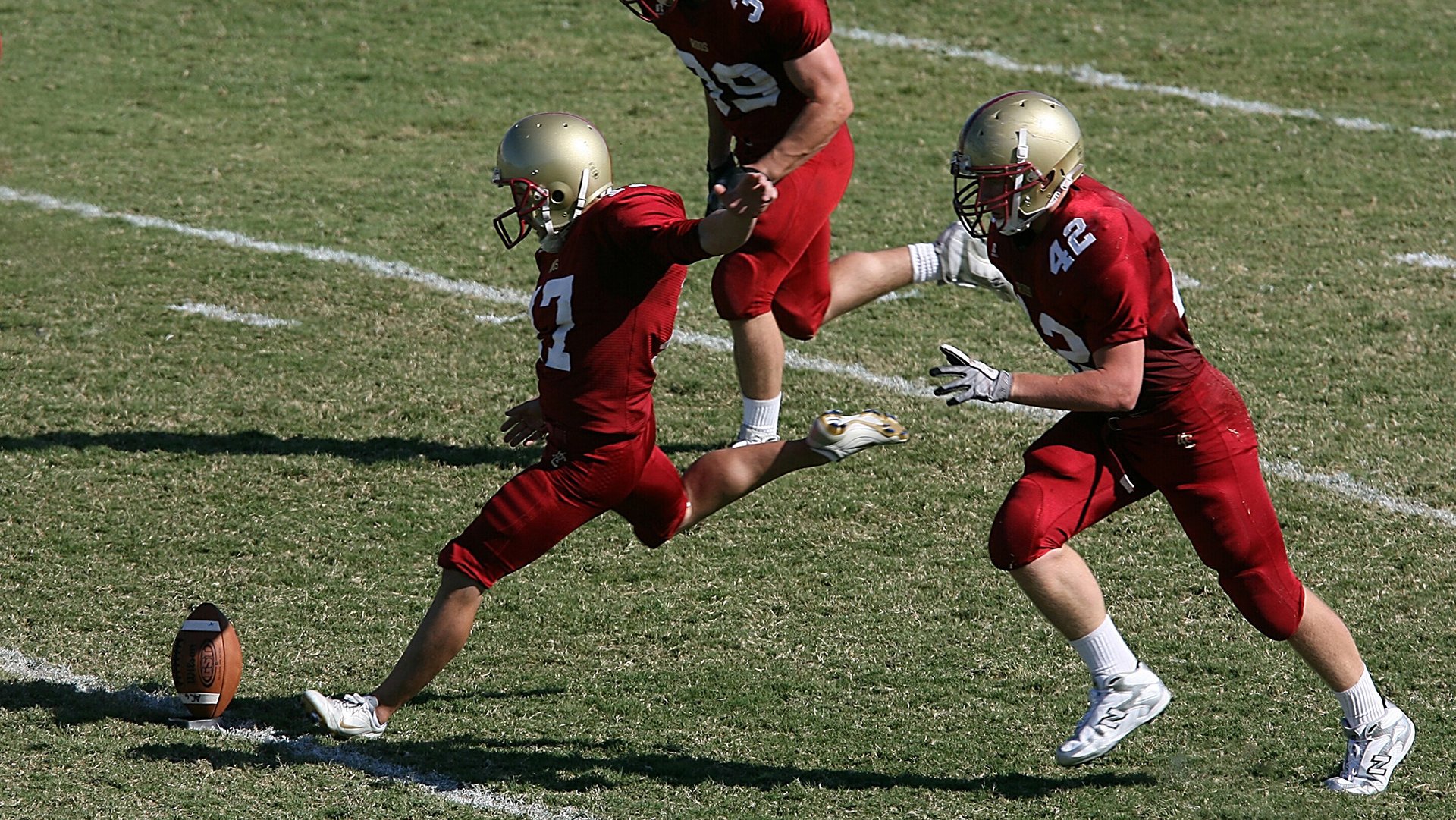 “英超火热进行,争夺关键胜局”,英超那些事