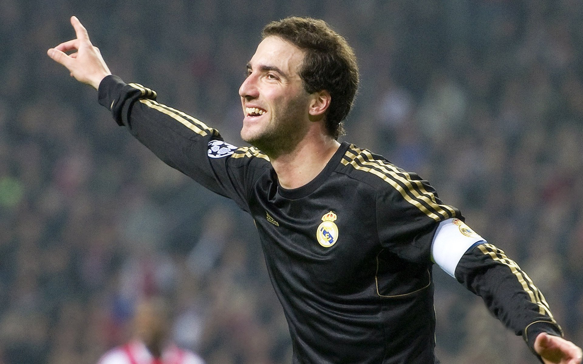 “足球公益赛事火爆,广泛带动全民健身热潮”,足球公益项目简介